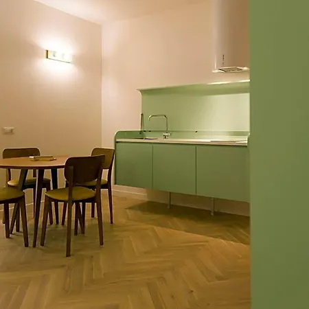 Metropolitan Aparthotel 4*