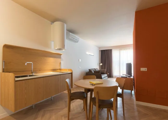 Metropolitan Aparthotel